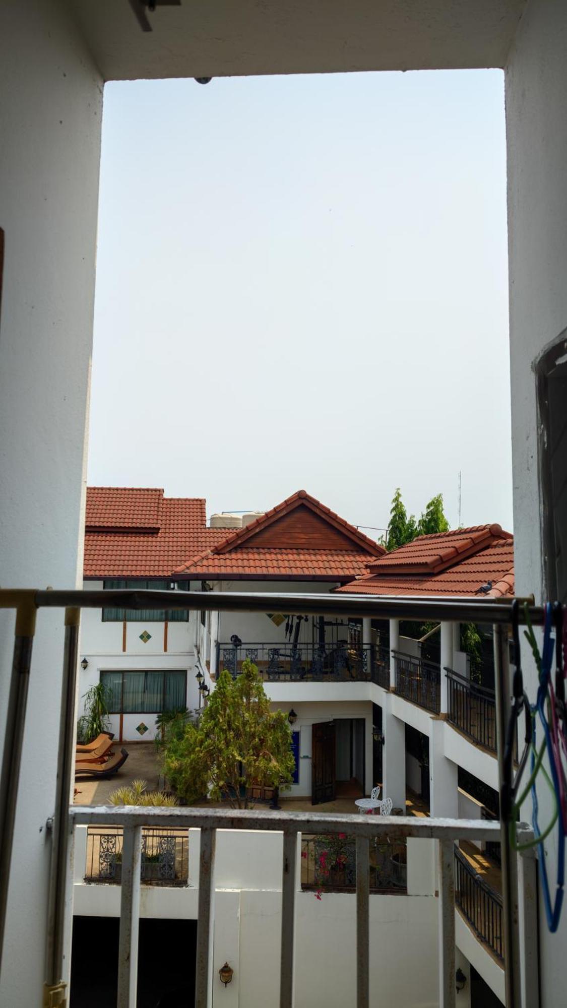 Better House 佰特客栈 Aparthotel Chiang Mai Bagian luar foto